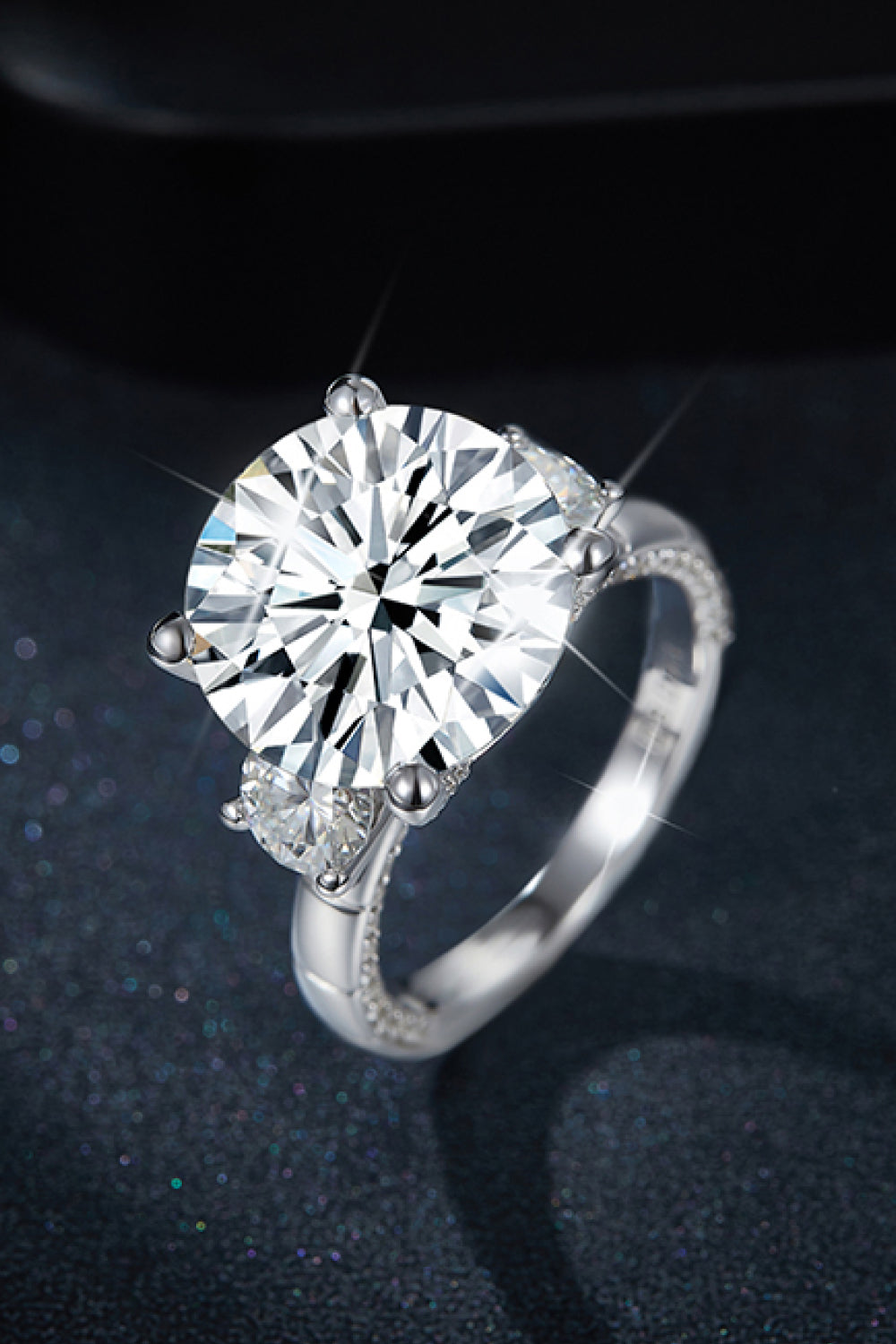 8.6 Carat Moissanite Ring – Platinum-Plated Elegance for a Dazzling Look